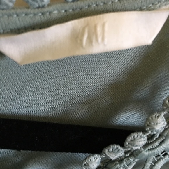 ❌SOLD H&M mint green blouse - Picture 4 of 4